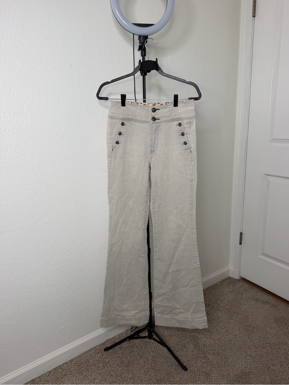 Rich & Skinny Light Gray Button-Front Cargo Pants